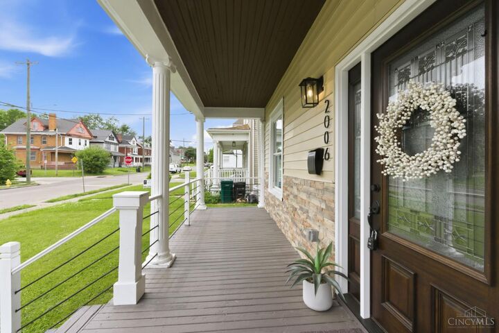 Property Photo:  2006 Clarion Avenue  OH 45207 