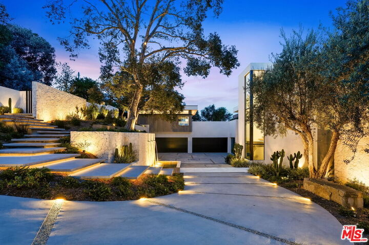 Property Photo: 1830 Mango Way CA 90049