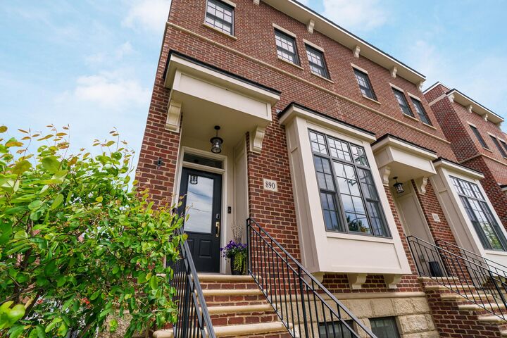 Property Photo:  890 S Front Street  OH 43206 