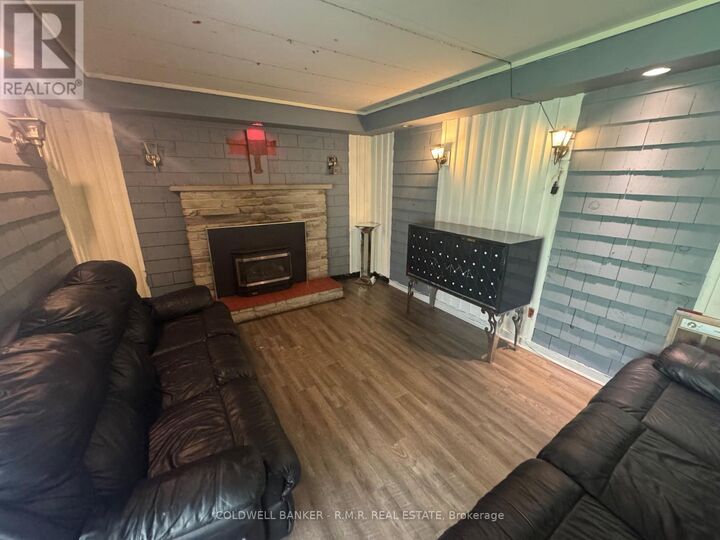 Photo de la propriété: 913 Walnut Court Basement ON L1H 2H8