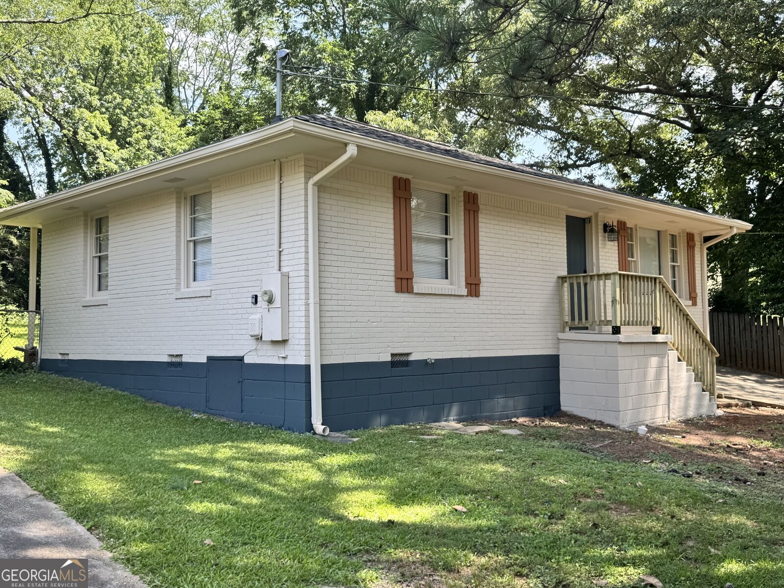 Property Photo: 2076 W Flat Shoals Terrace GA 30034