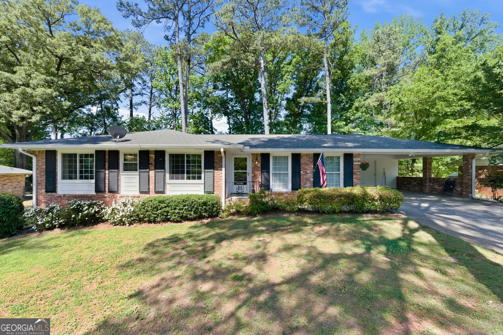Property Photo:  2196 Winding Way  GA 30084 