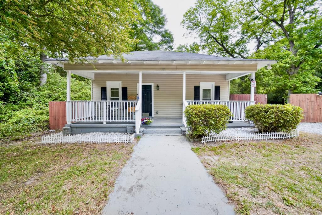 Property Photo:  1102 18th Avenue  AL 36867 