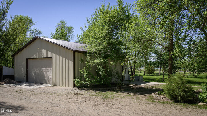 Property Photo: 1075 22S Ave SW ND 58577