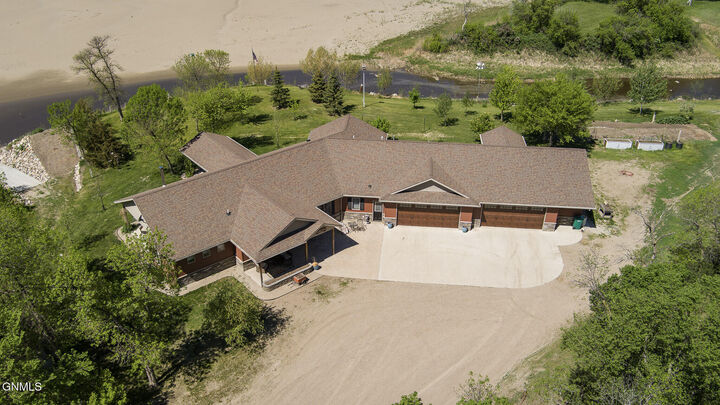 Property Photo:  1075 22S Ave SW  ND 58577 