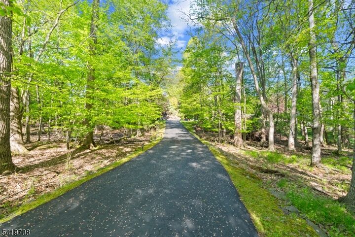 Property Photo:  26 Woodshire Terrace  NJ 07082 