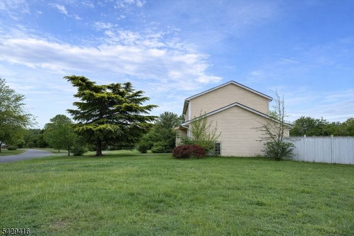 Property Photo:  40 Jefferson Dr  NJ 08854 