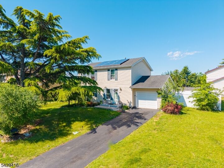 Property Photo: 40 Jefferson Dr NJ 08854