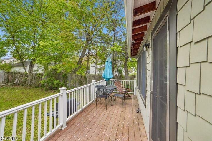 Property Photo: 8 Brookside Pl NJ 07039