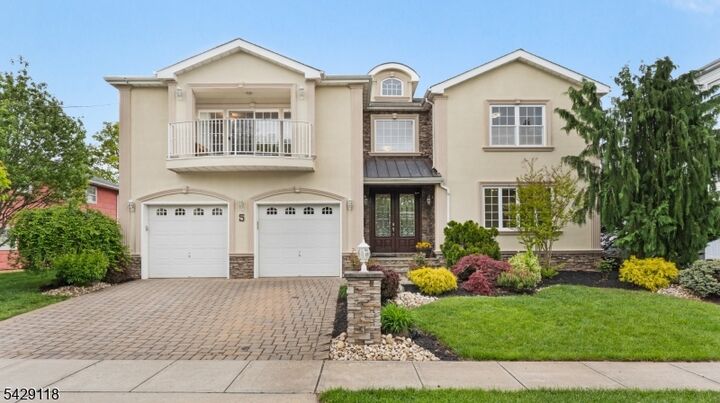 Property Photo:  5 Phillips St  NJ 07016 