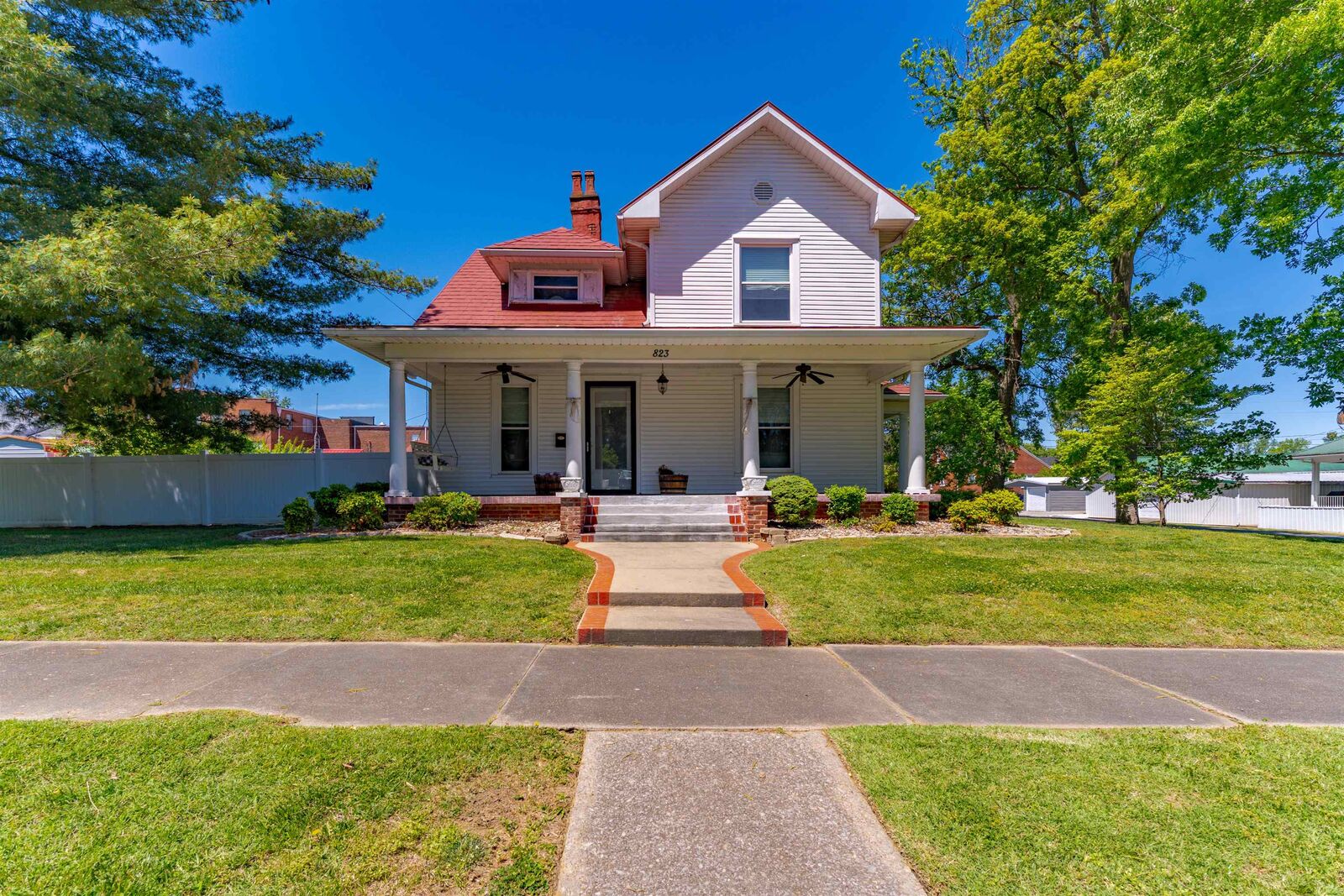 Property Photo:  823 N Main Street  KY 42459 