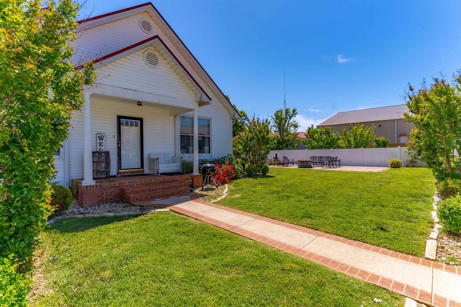 Property Photo: 823 N Main Street KY 42459