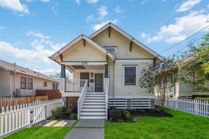 Property Photo:  2100 Gregg Street  TX 77026 