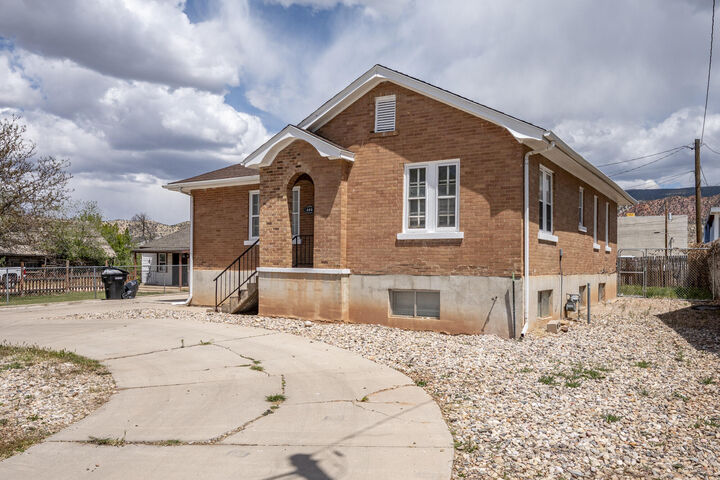 Property Photo:  480 N 300 W  UT 84721 