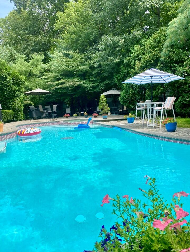 Property Photo:  4 Spencer Court  NY 10962 