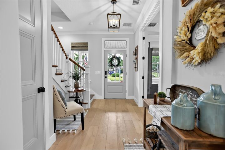 Property Photo:  705 Garden West Terrace  FL 34787 
