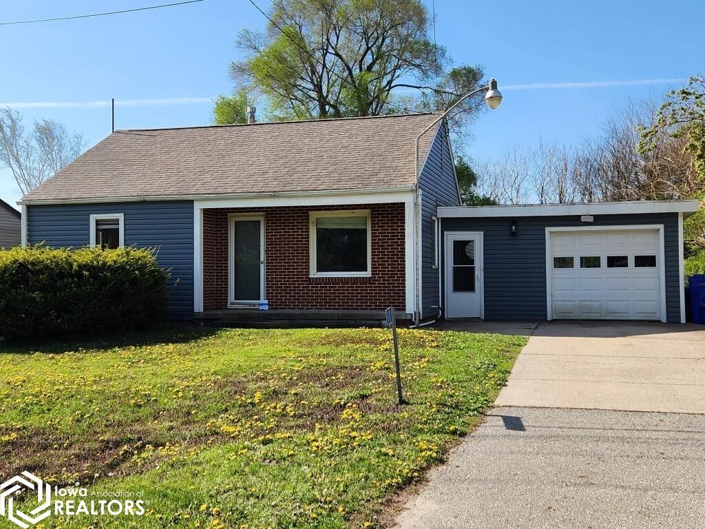 Property Photo: 16111 245th Street IA 50401