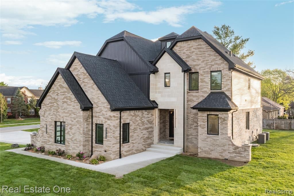 Property Photo:  5321 Rochester Road  MI 48058 