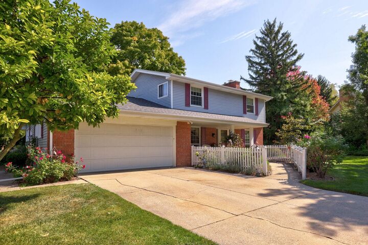 Property Photo:  5 Mary Lane Court  MI 48734 