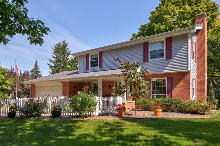 Property Photo:  5 Mary Lane Court  MI 48734 