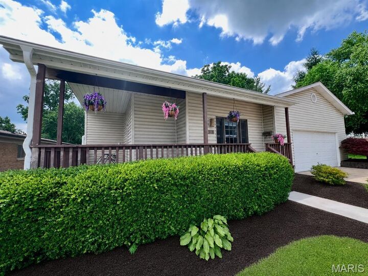 Property Photo: 8686 Barby Lane MO 63124