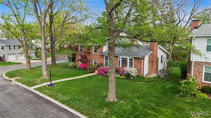 Property Photo: 1146 Glenway Drive MO 63122
