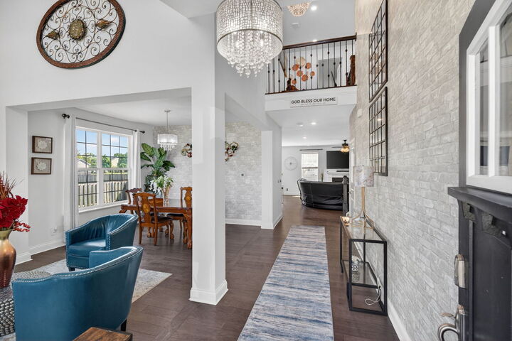 Property Photo:  2154 Hartfield Avenue  IL 60560 