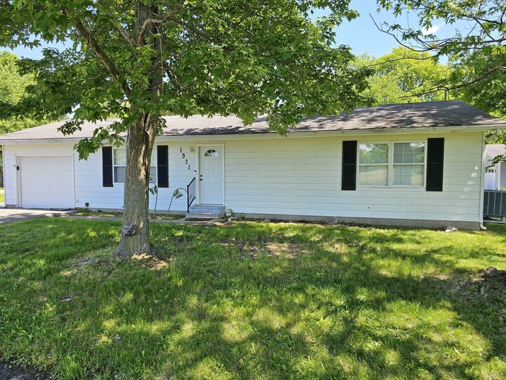 Property Photo: 1521 Triangle Street IL 62864