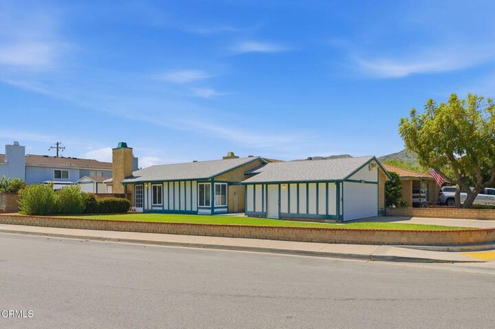 Property Photo:  110 Vela Court  CA 93060 