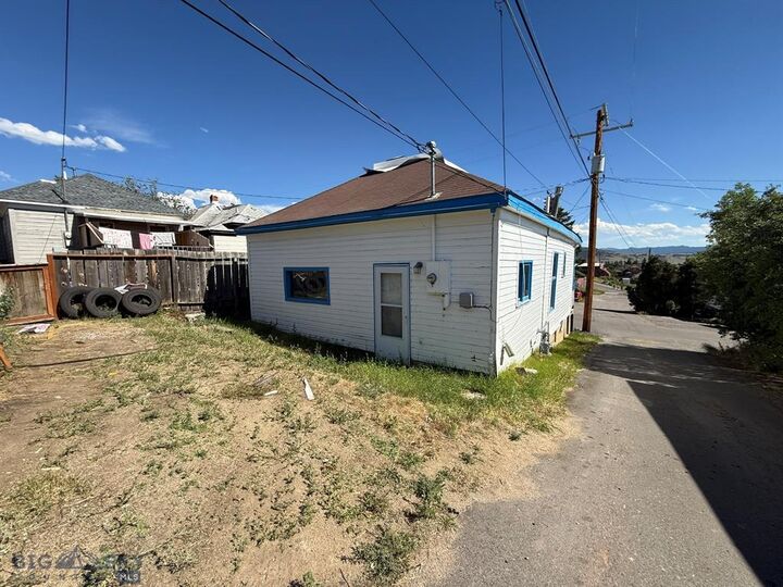 Property Photo:  605 Caledonia Street  MT 59701 