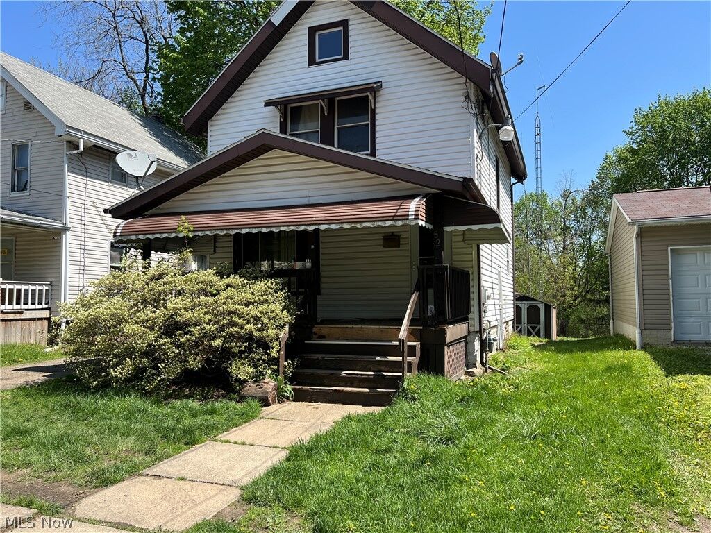 Property Photo:  521 Elbon Avenue  OH 44306 
