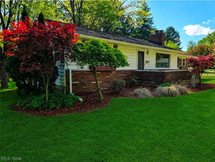 Property Photo: 1702 Bears Den Road OH 44511