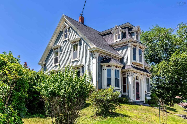 Property Photo: 40 Pleasant Street NS B0J 2E0