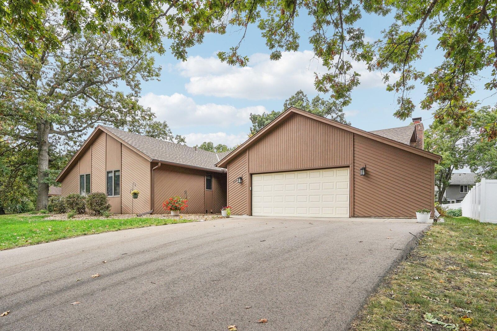 Property Photo: 2067 Kings Road MN 55122
