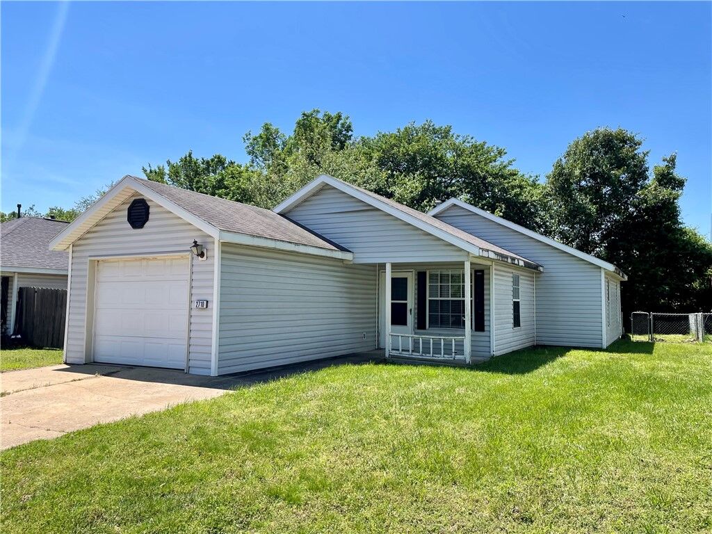 Property Photo: 2710 Dandelion Street AR 72764