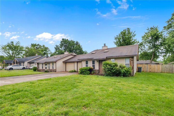 Property Photo:  912 / 914 N Century Drive  AR 72756 