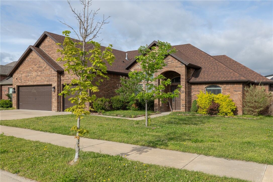 Property Photo:  433 Snyders Bluff Drive  AR 72704 