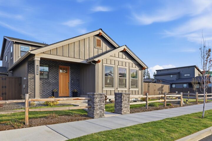Property Photo:  2288 NW Skyline Ranch Road  OR 97703 