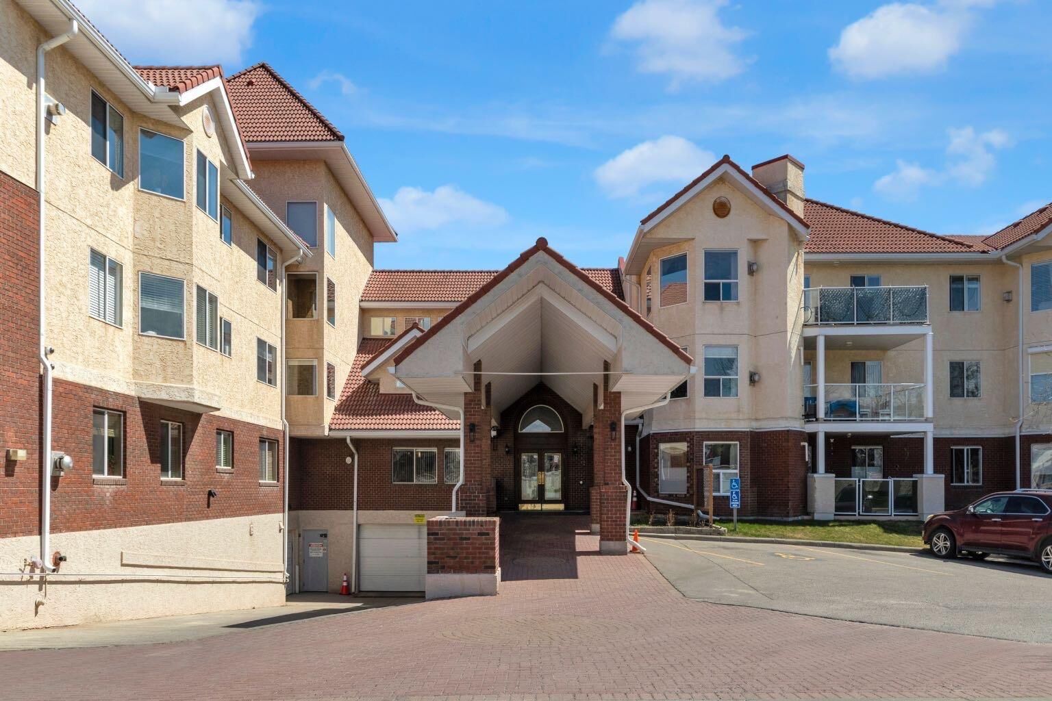 Property Photo:  1818 Simcoe Boulevard SW 1114  AB T3H 3L9 