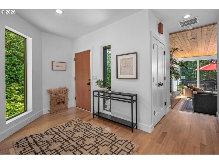 Property Photo:  1373 SW Westwood Dr  OR 97239 