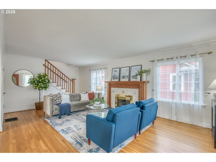 Property Photo:  4315 NE Laurelhurst Pl  OR 97213 