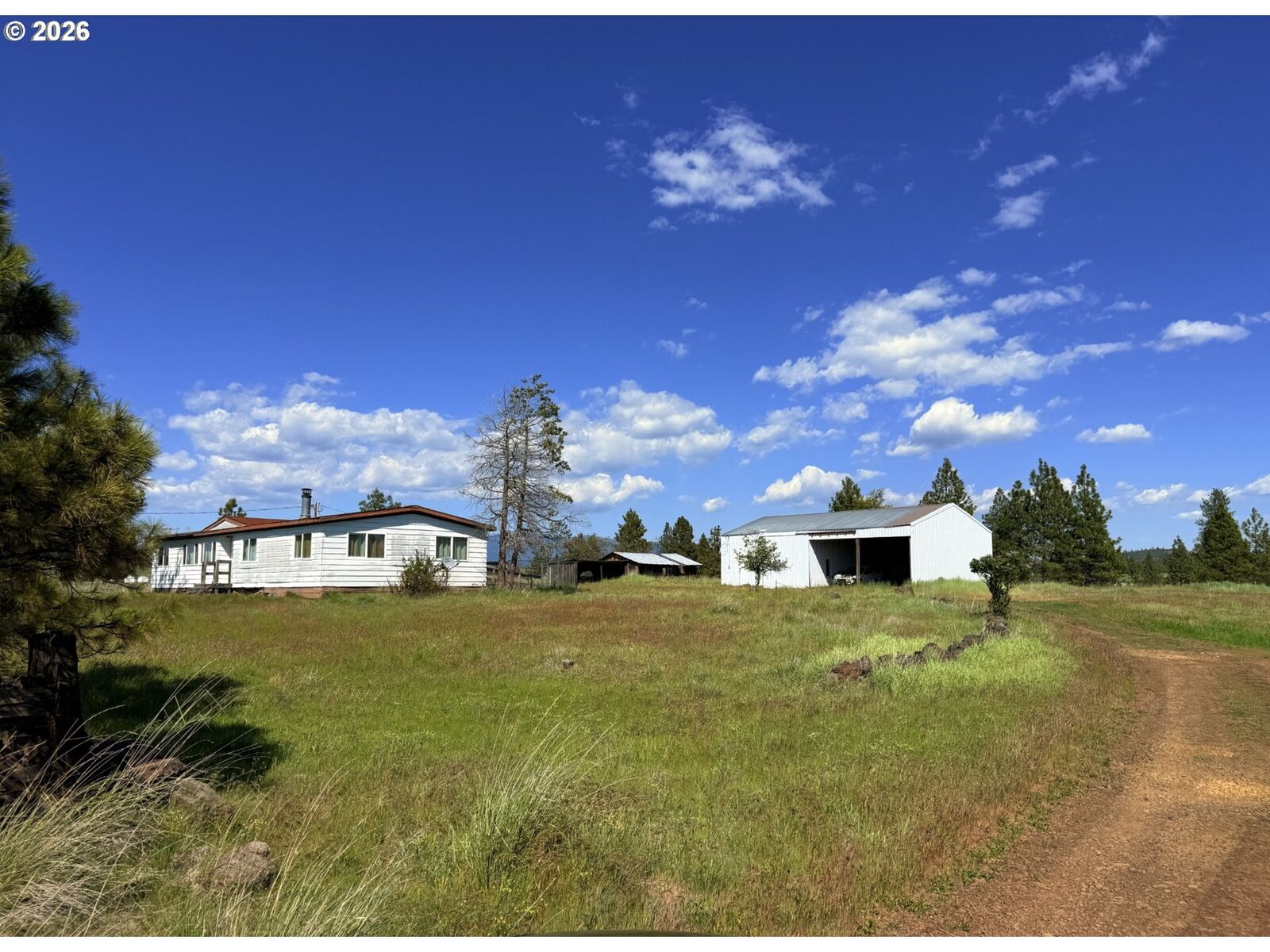 Property Photo:  90 Harris Pl  WA 98620 