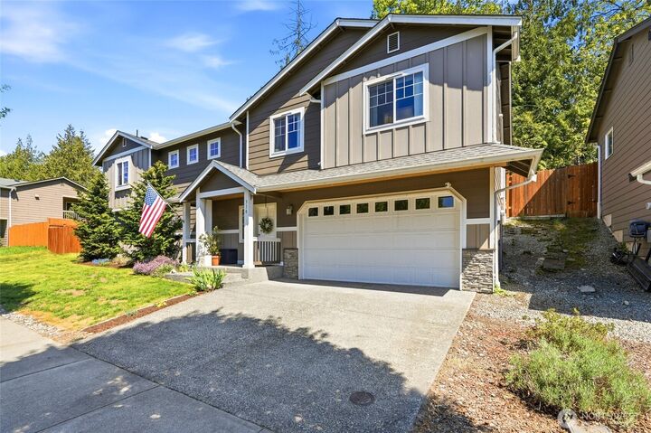Property Photo:  310  Jeff Street  WA 98274 