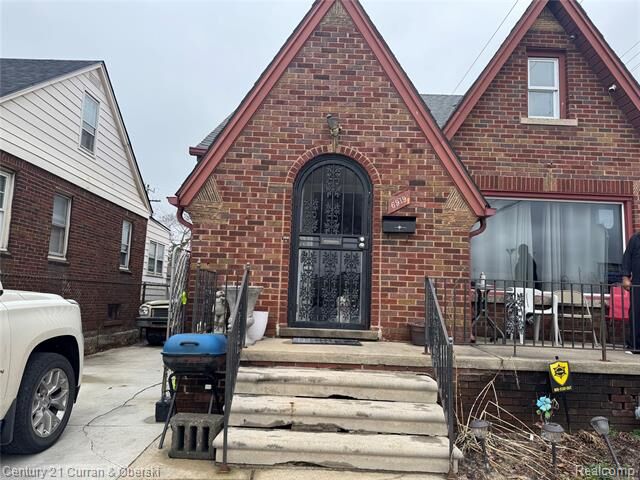 Property Photo:  6919 Winthrop Street  MI 48228 