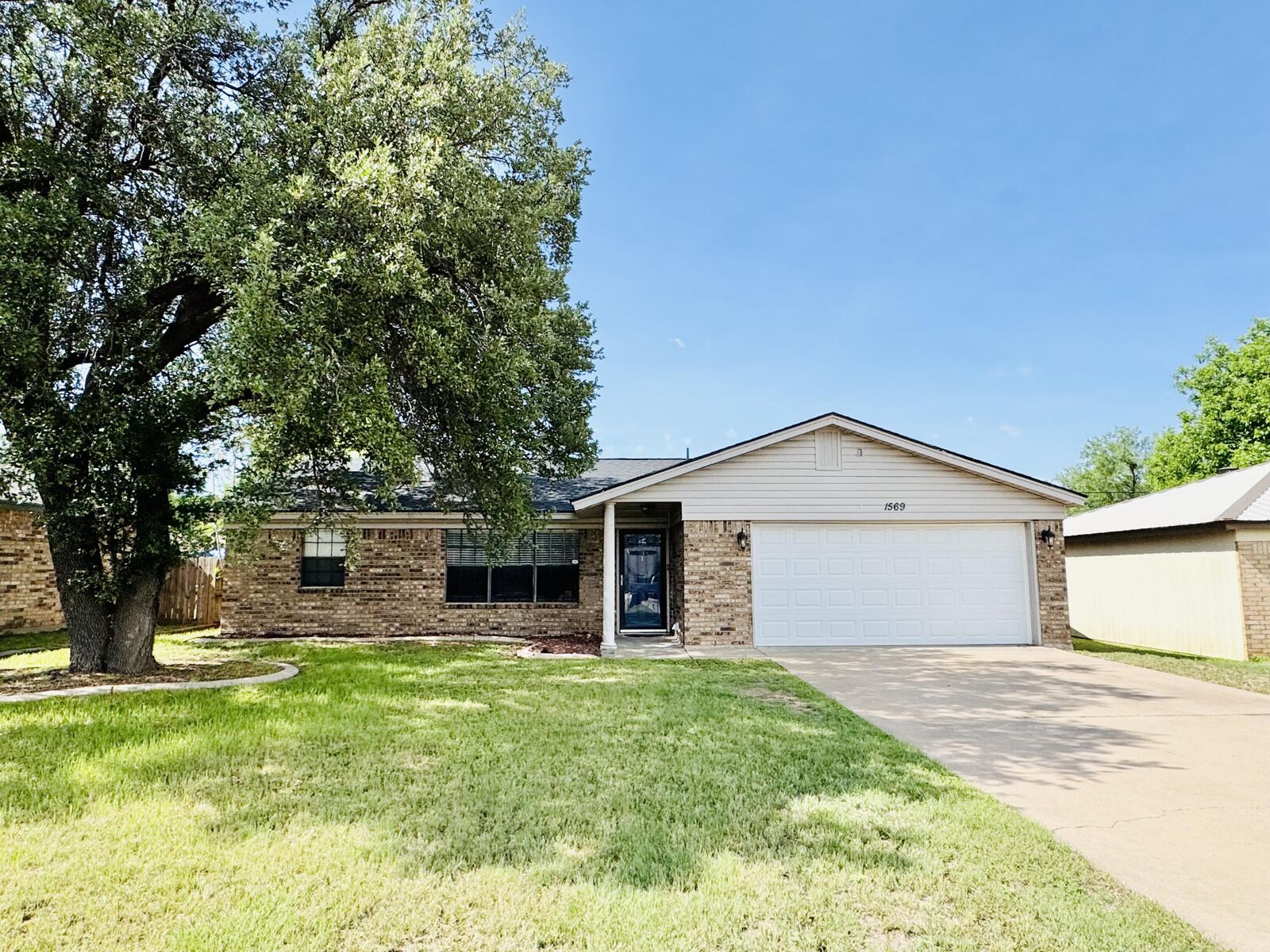 Property Photo:  1569 Clayton Street  TX 76903 