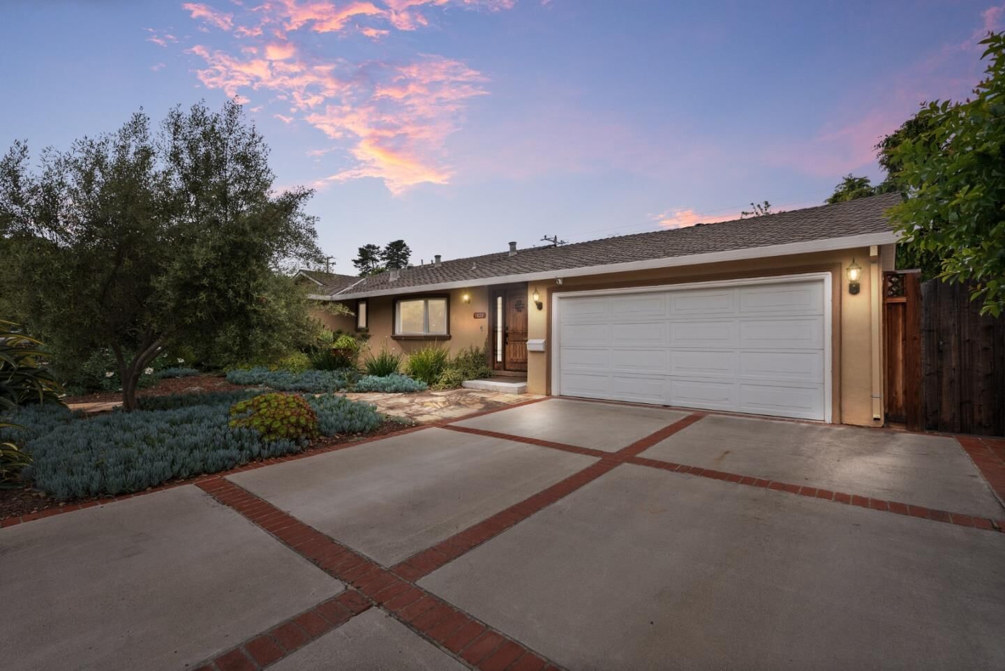 Property Photo:  1824 Appletree Lane  CA 94040 