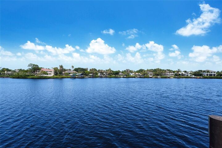 Property Photo: 10433 SE Banyan Way FL 33469
