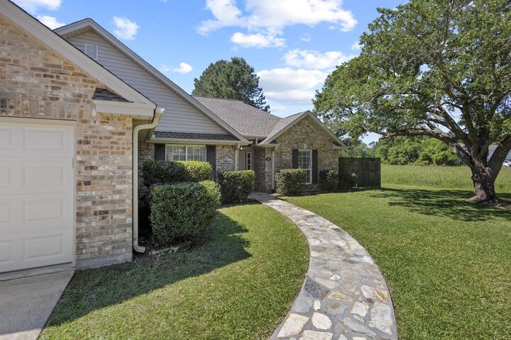 Property Photo:  210 Dana  TX 77657 