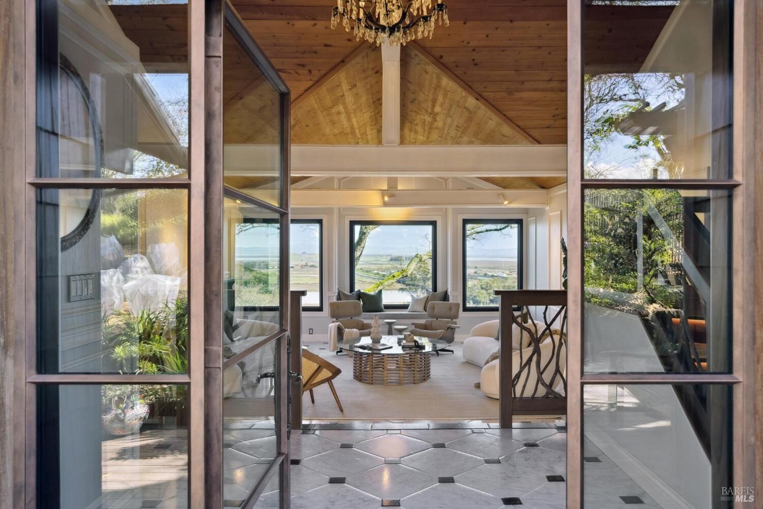 Property Photo: 160 Crest Road CA 94945