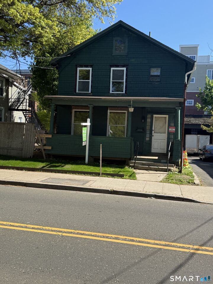 Property Photo:  117 North Street  CT 06901 